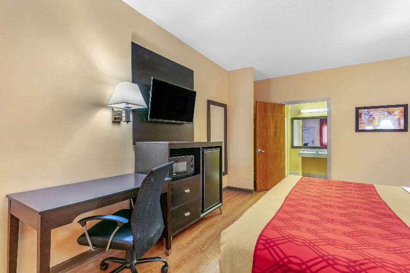 Econo Lodge - Northport image