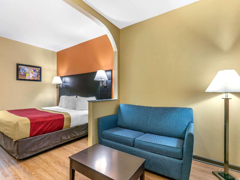 Econo Lodge - Northport image