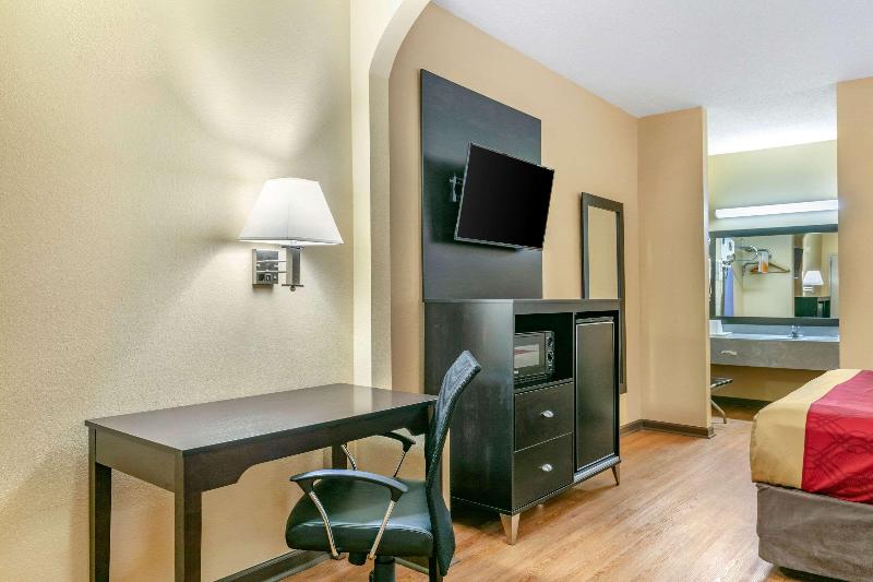 Econo Lodge - Northport image