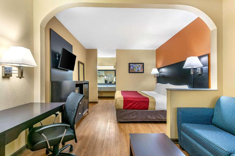 Econo Lodge - Northport image