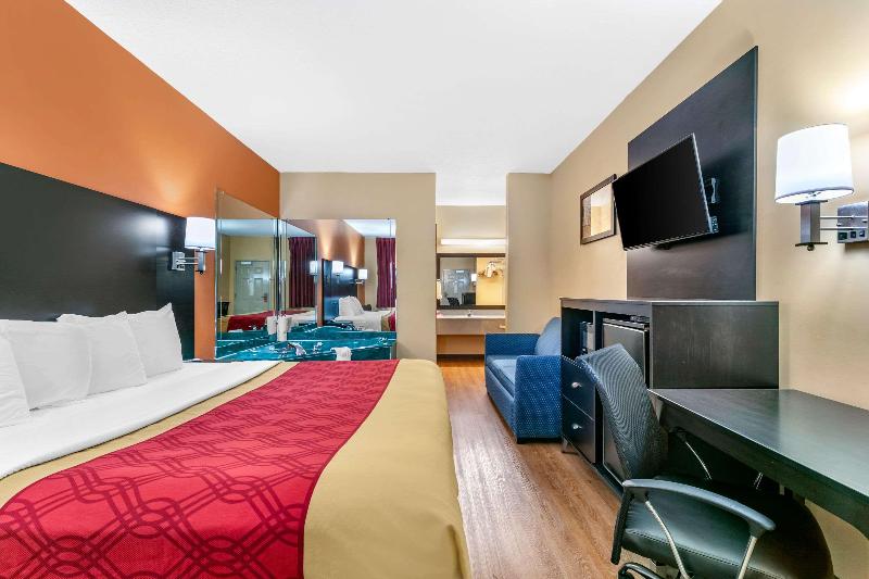Econo Lodge - Northport image