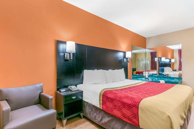 Econo Lodge - Northport image