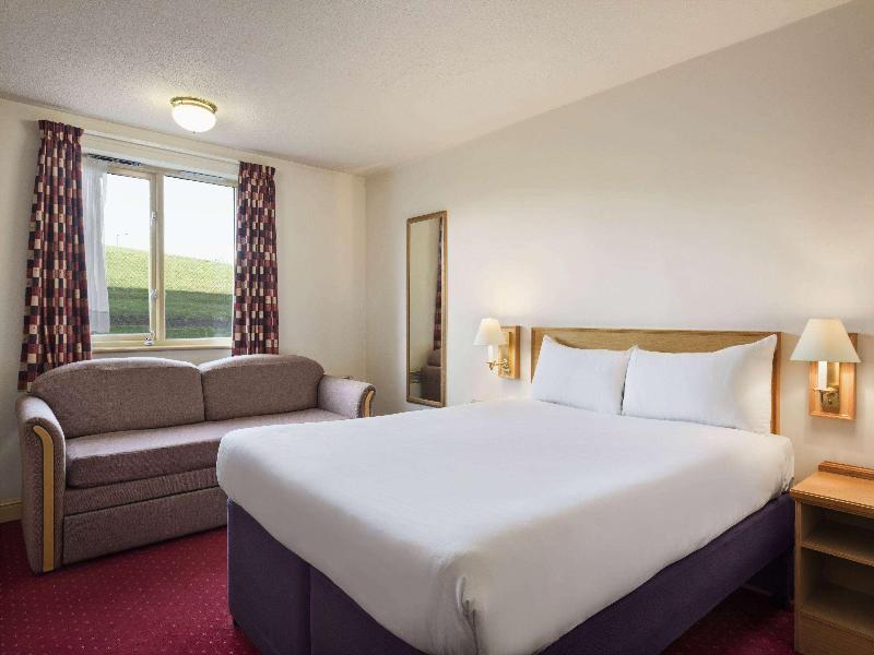 Days Inn Tewkesbury Strensham image
