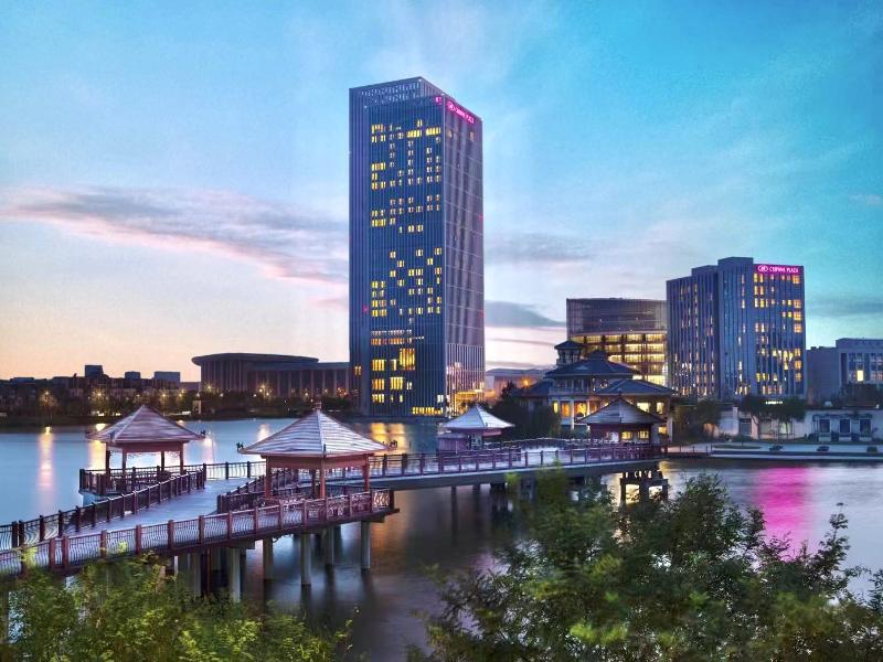 Crowne Plaza Tianjin Meijiangnan image