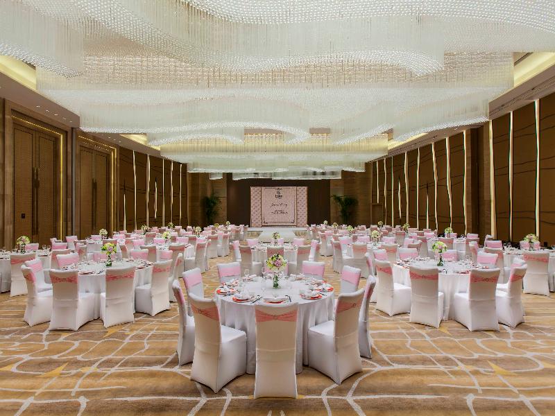 Crowne Plaza Tianjin Meijiangnan image