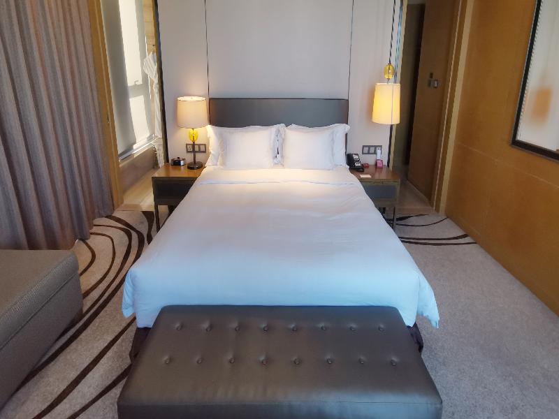 Crowne Plaza Tianjin Meijiangnan image