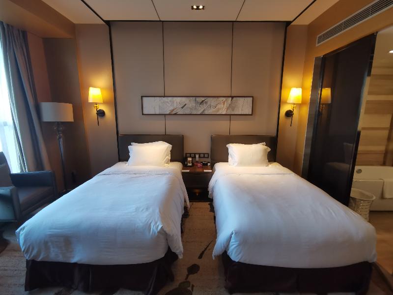 Crowne Plaza Tianjin Meijiangnan image