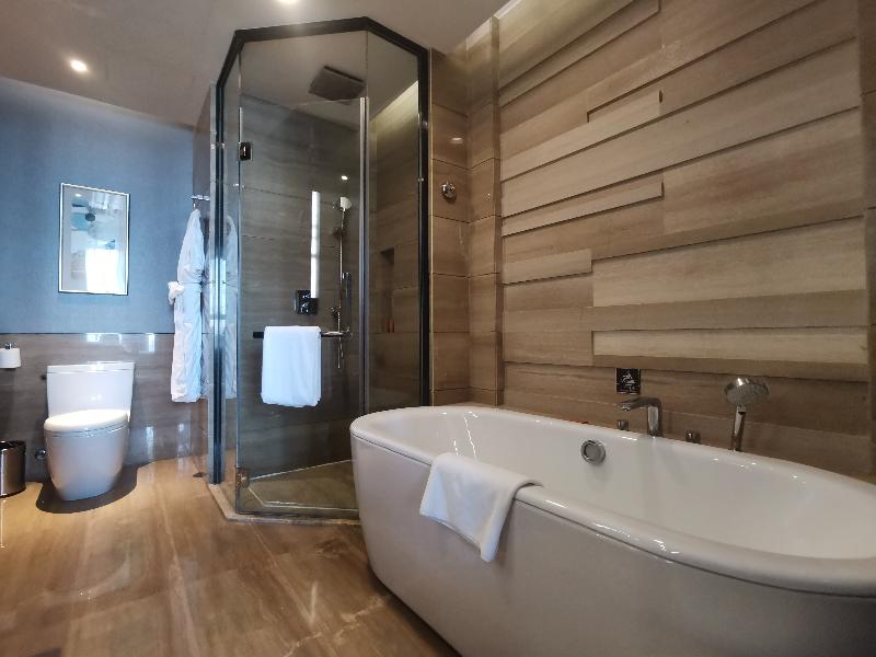 Crowne Plaza Tianjin Meijiangnan image