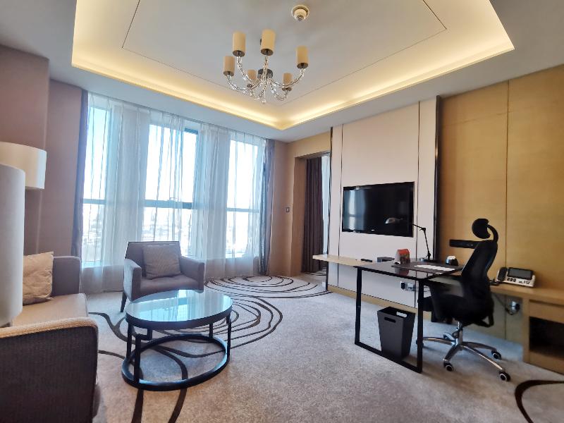 Crowne Plaza Tianjin Meijiangnan image