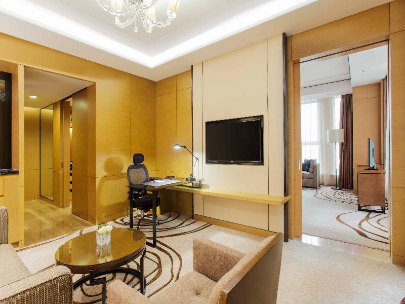 Crowne Plaza Tianjin Meijiangnan image