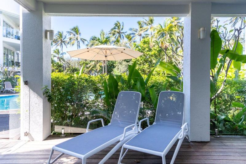 Latitude 16 Beaches image