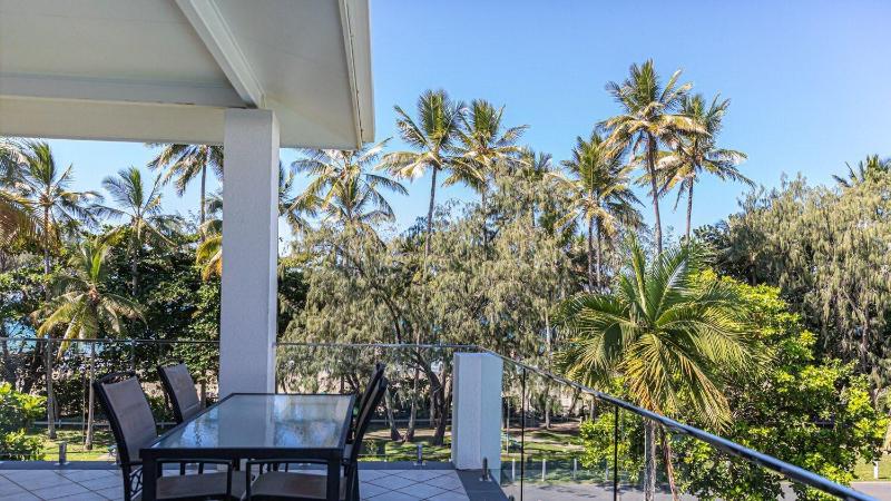 Latitude 16 Beaches image