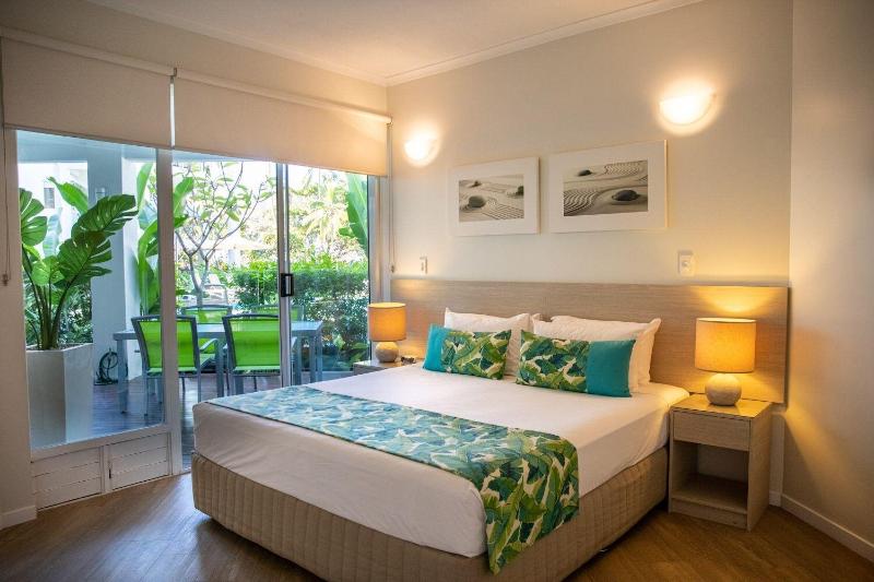 Latitude 16 Beaches image
