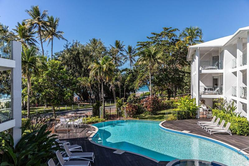 Latitude 16 Beaches image