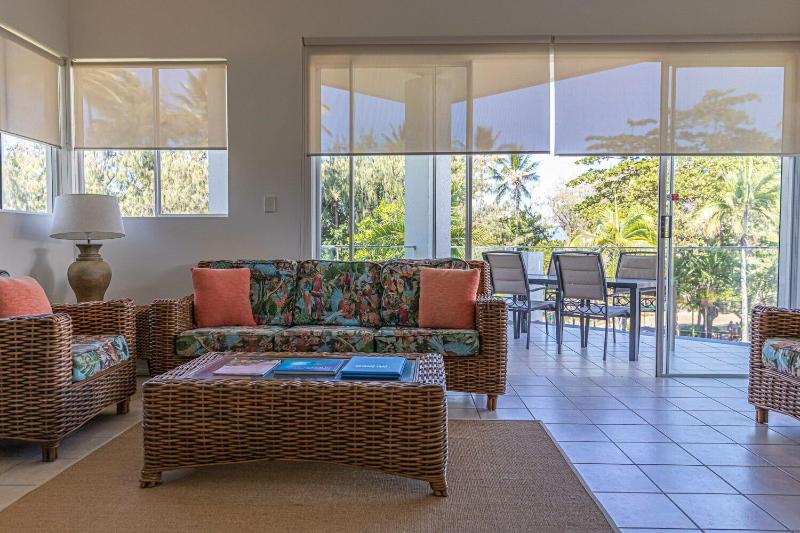 Latitude 16 Beaches image