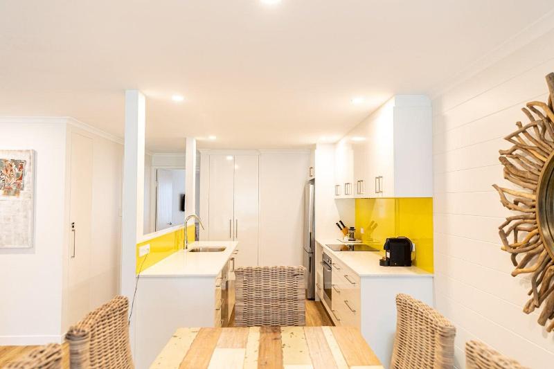 Latitude 16 Beaches image