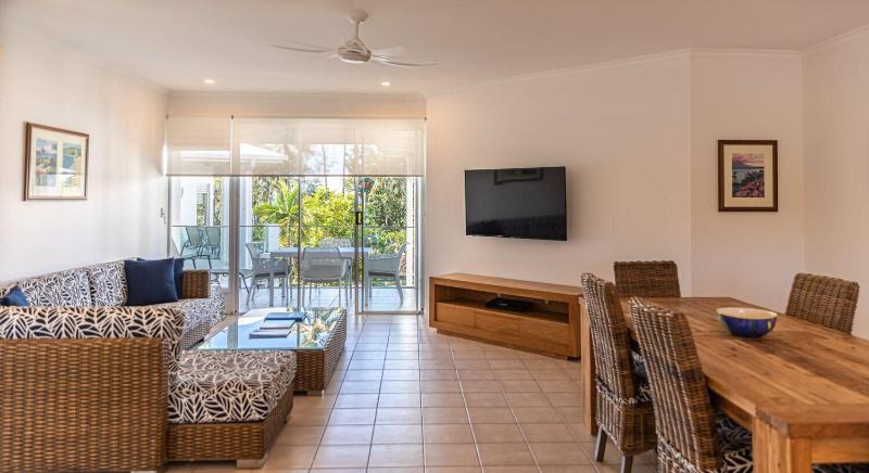Latitude 16 Beaches image