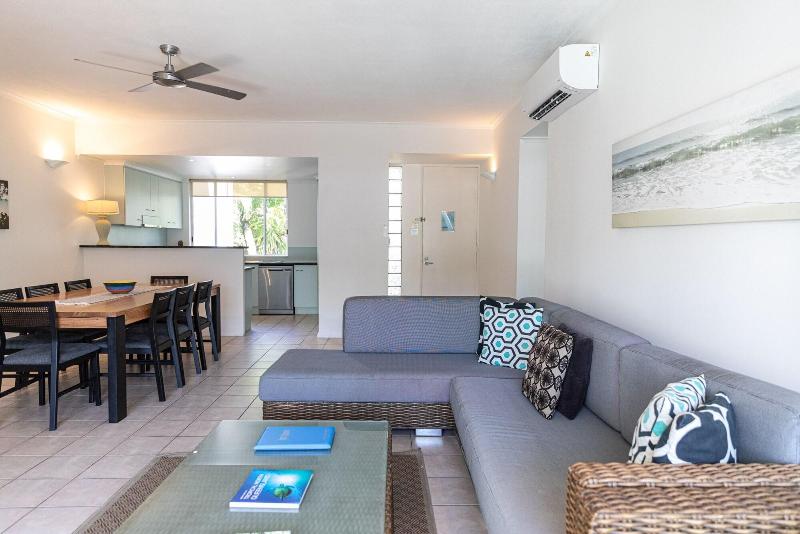 Latitude 16 Beaches image