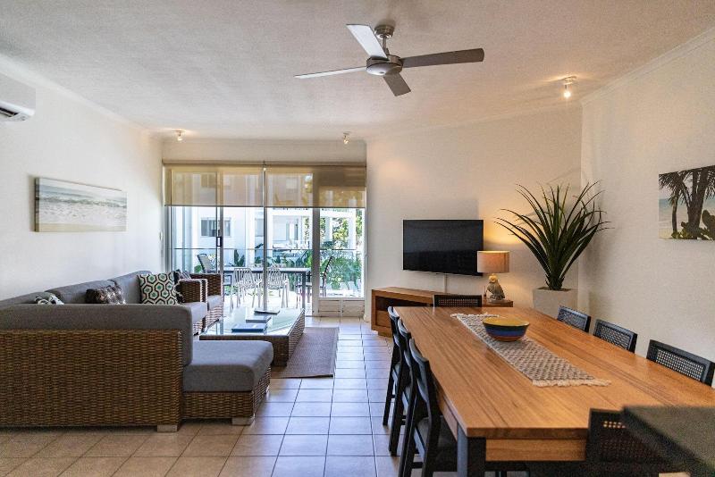 Latitude 16 Beaches image