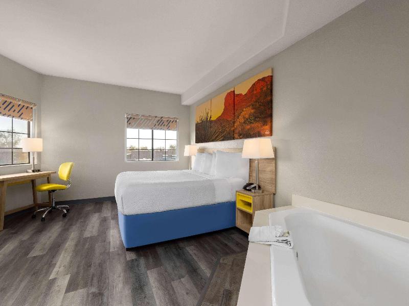 Days Inn & Suites By Wyndham Tucson/Marana image