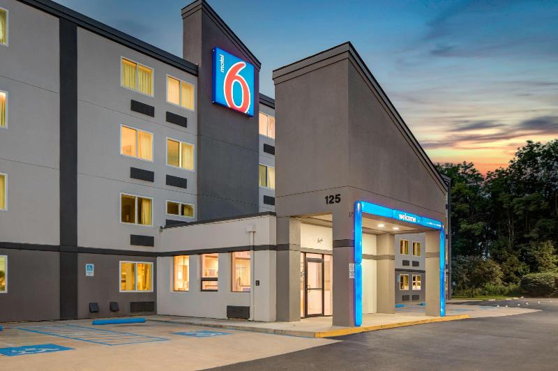 Red Roof Inn York (closed) image