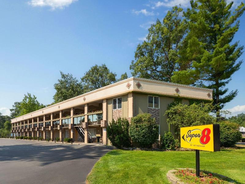 Super 8 By Wyndham Traverse City