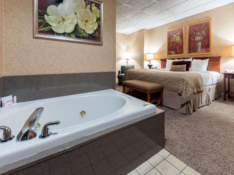 Ramada Convention Centr by Wyndham Topeka Downtown image