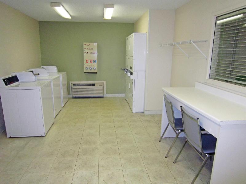 Extended Stay Deluxe Tampa - Airport