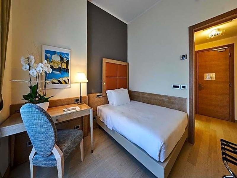 Hotel Astoria image