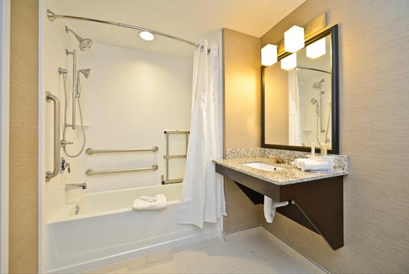 Holiday Inn Express & Suites Utica By IHG image