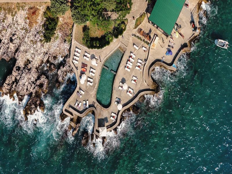 Hotel R image