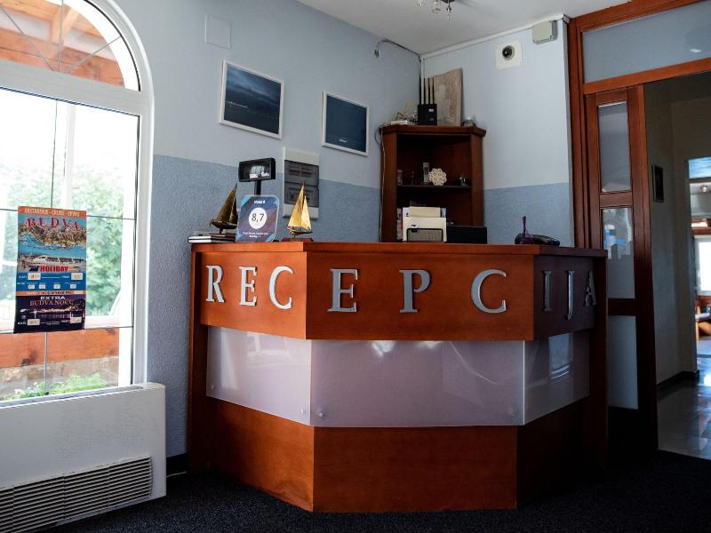 Hotel R image