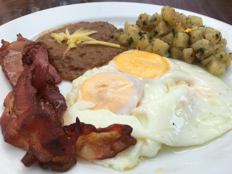 Lanta Castaway Beach Resort - Image 9