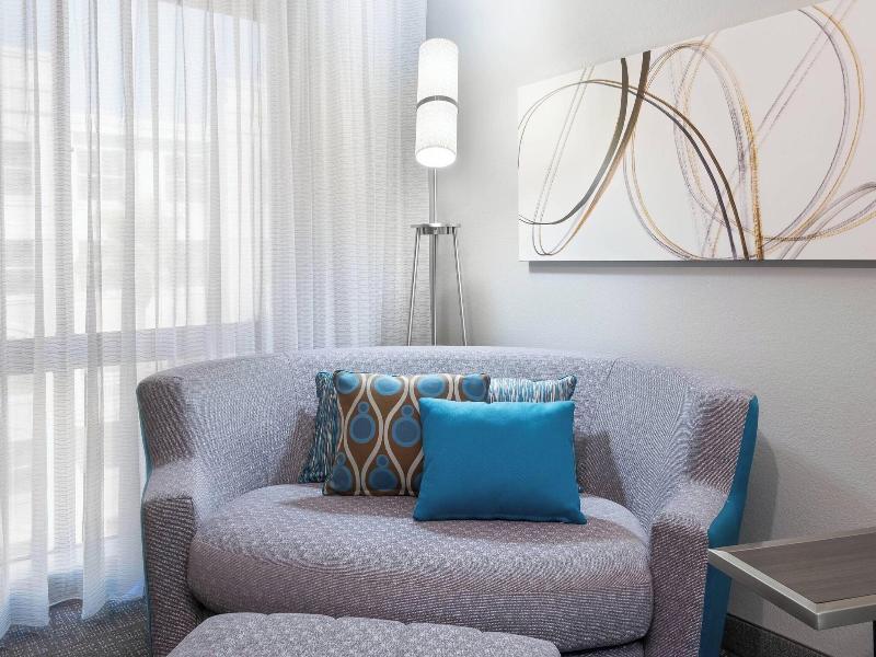 Courtyard by Marriott Tampa Downtown image