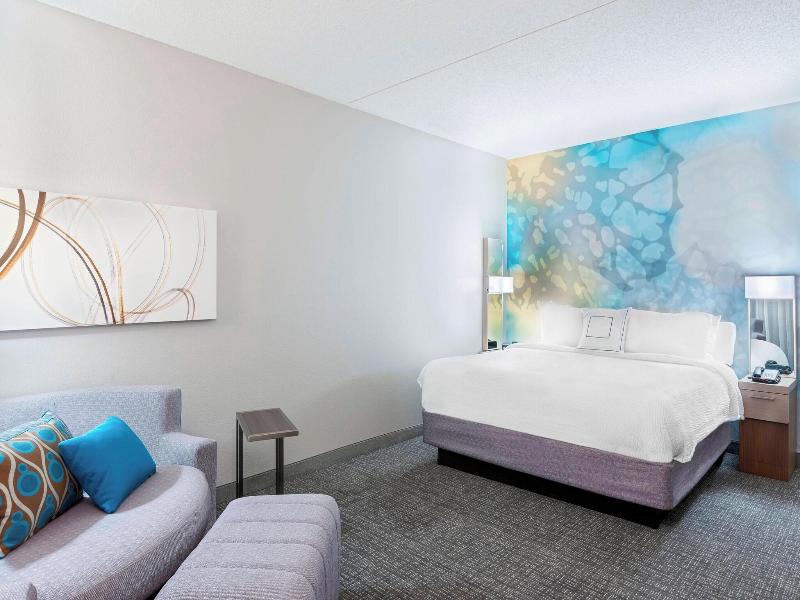 Courtyard by Marriott Tampa Downtown image