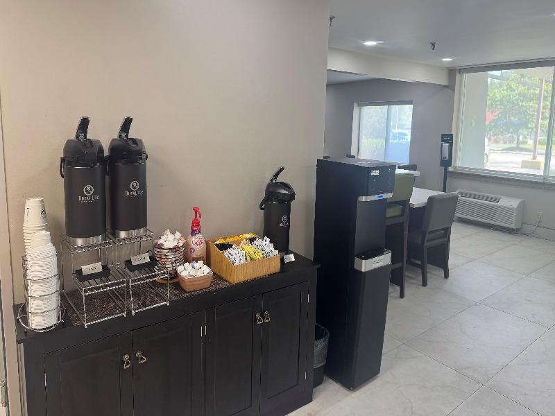 La Quinta Inn By Wyndham Auburn Worcester image