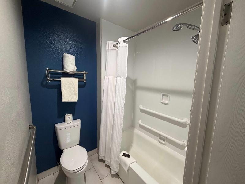 La Quinta Inn By Wyndham Auburn Worcester image