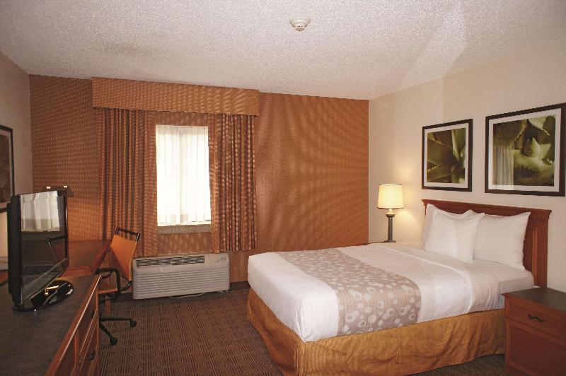 La Quinta Inn & Suites by Wyndham TampaBrandonWest