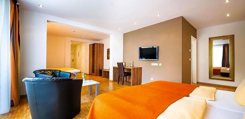Schroeders Stadtwaldhotel image