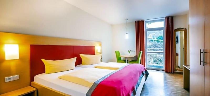 Schroeders Stadtwaldhotel image