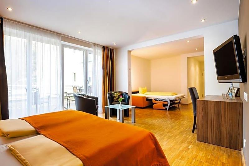 Schroeders Stadtwaldhotel image