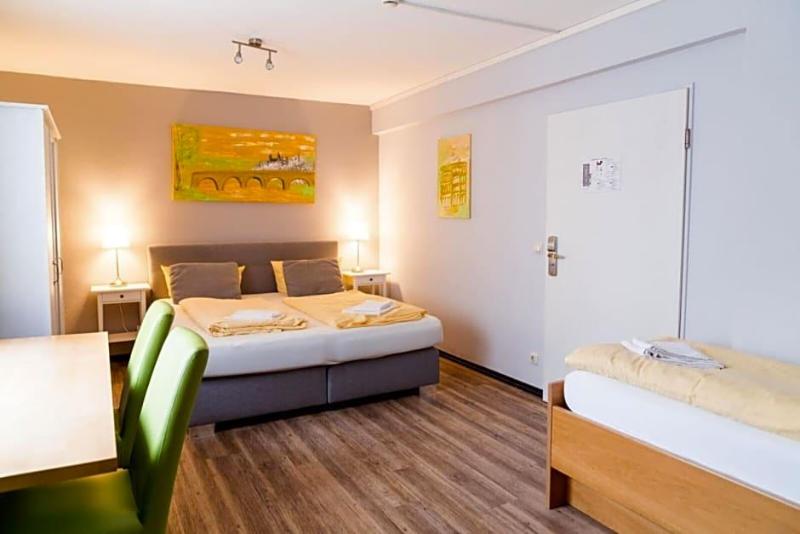 Schroeders Stadtwaldhotel image