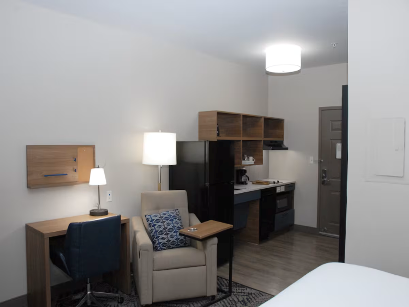 Candlewood Suites Tallahassee image