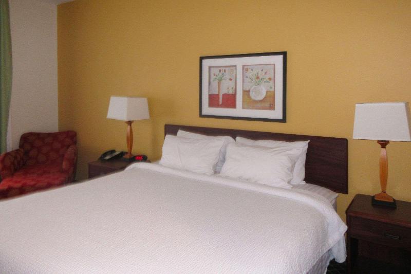 Bed room