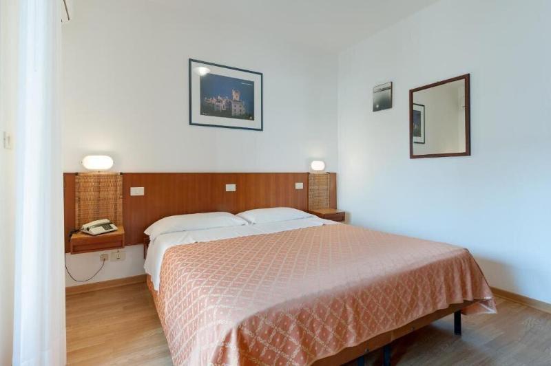 Hotel Helvetia  image