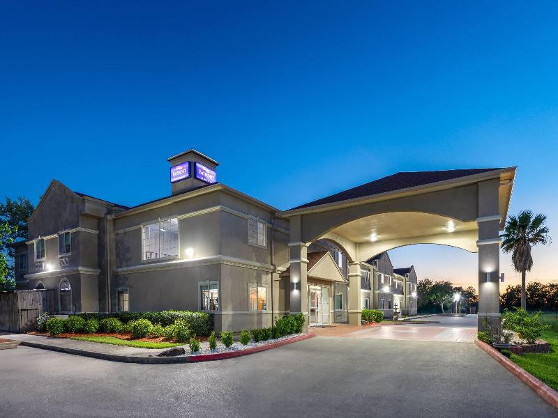 Baymont By Wyndham Texas City image