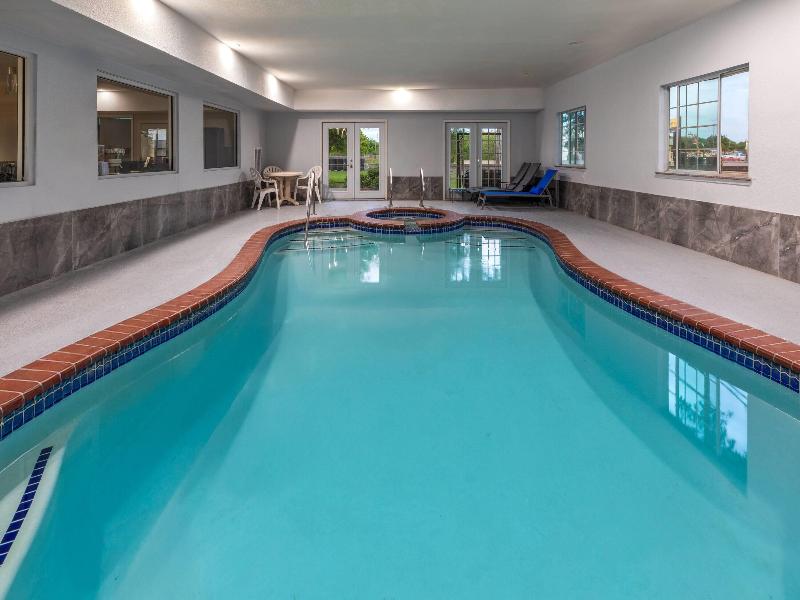 Baymont By Wyndham Texas City image