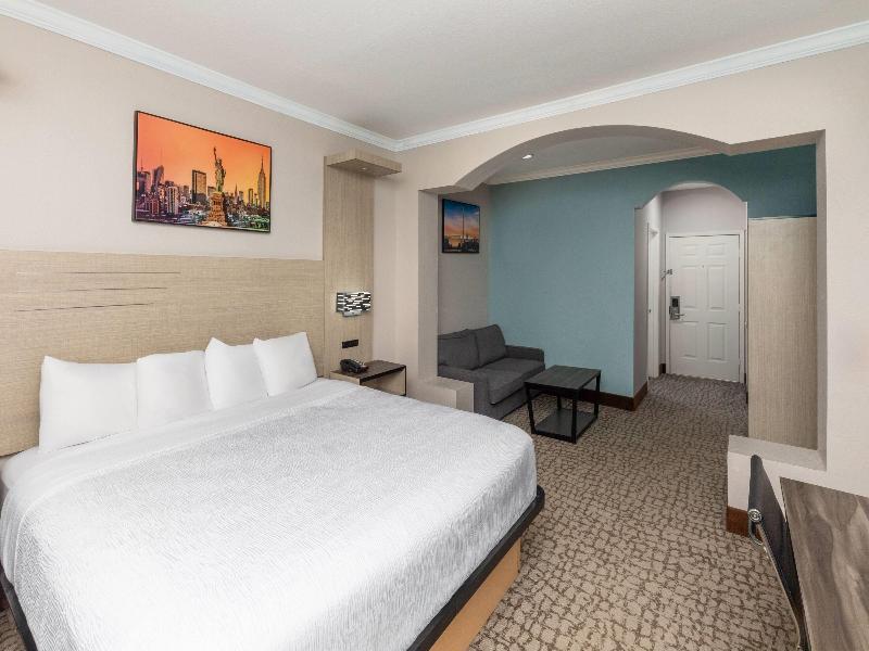Baymont By Wyndham Texas City image