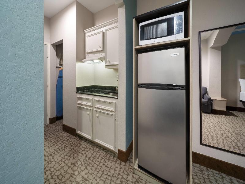 Baymont By Wyndham Texas City image