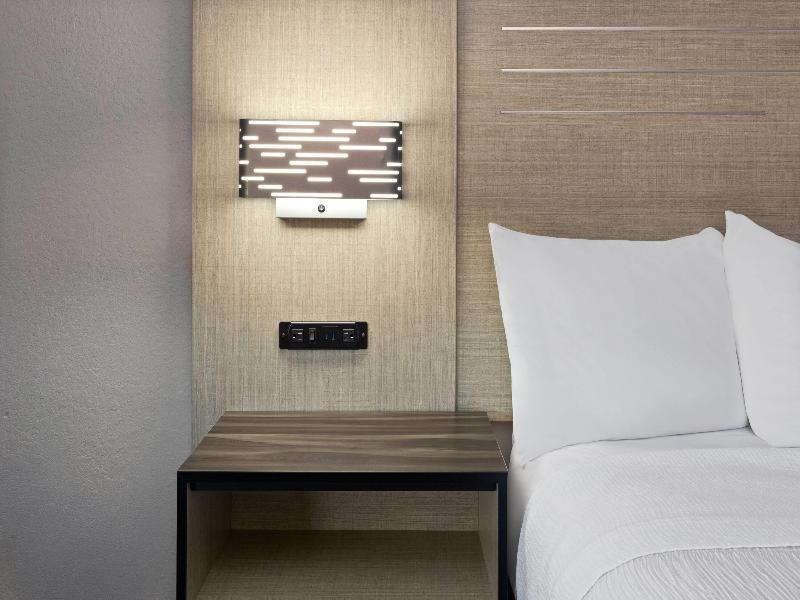 Baymont By Wyndham Texas City image